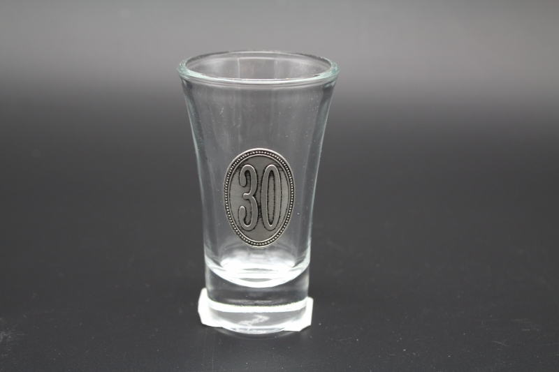 Feles pohár/30